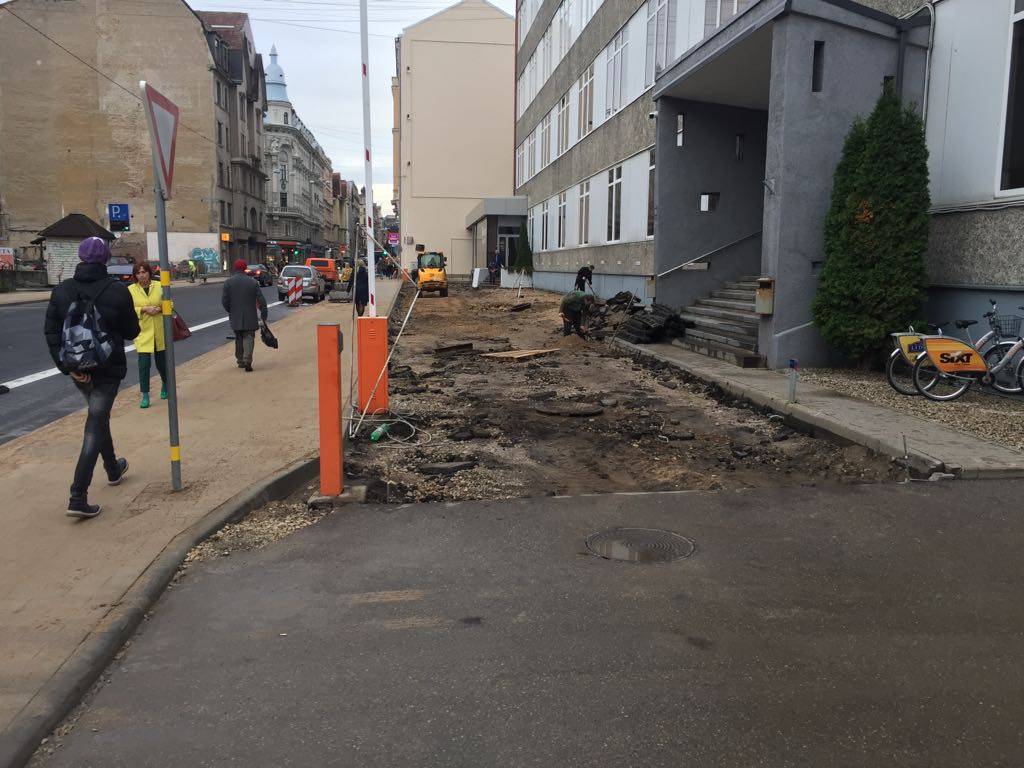 Asfaltēta laukuma 500 m2 izbūve Dzirnavu ielā 105 — foto 1