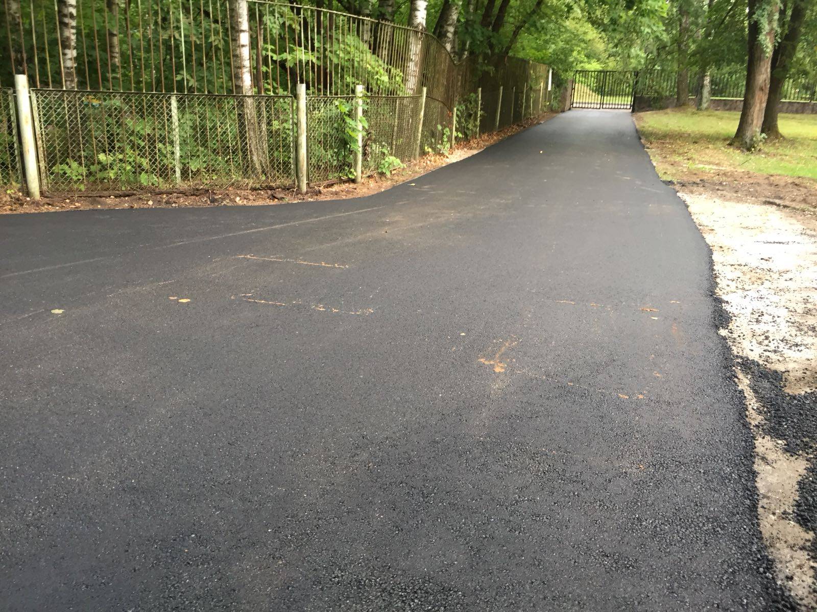 Institūta teritorijas Dzērbenes ielā 14, Rīgā asfaltēšanas darbi. 1500m2 — foto 1