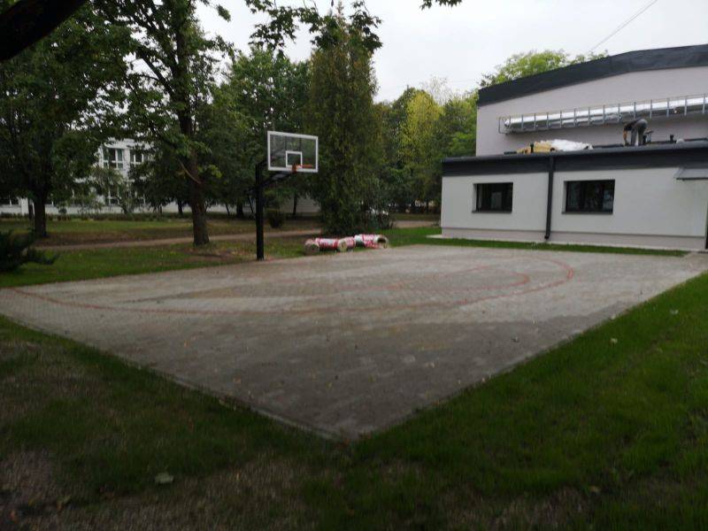 IELU BASKETBOLA LAUKUMS. RĪGAS TEHNISKĀ KOLEDŽA, LĒDMANES IELA 3, RĪGA — foto 1
