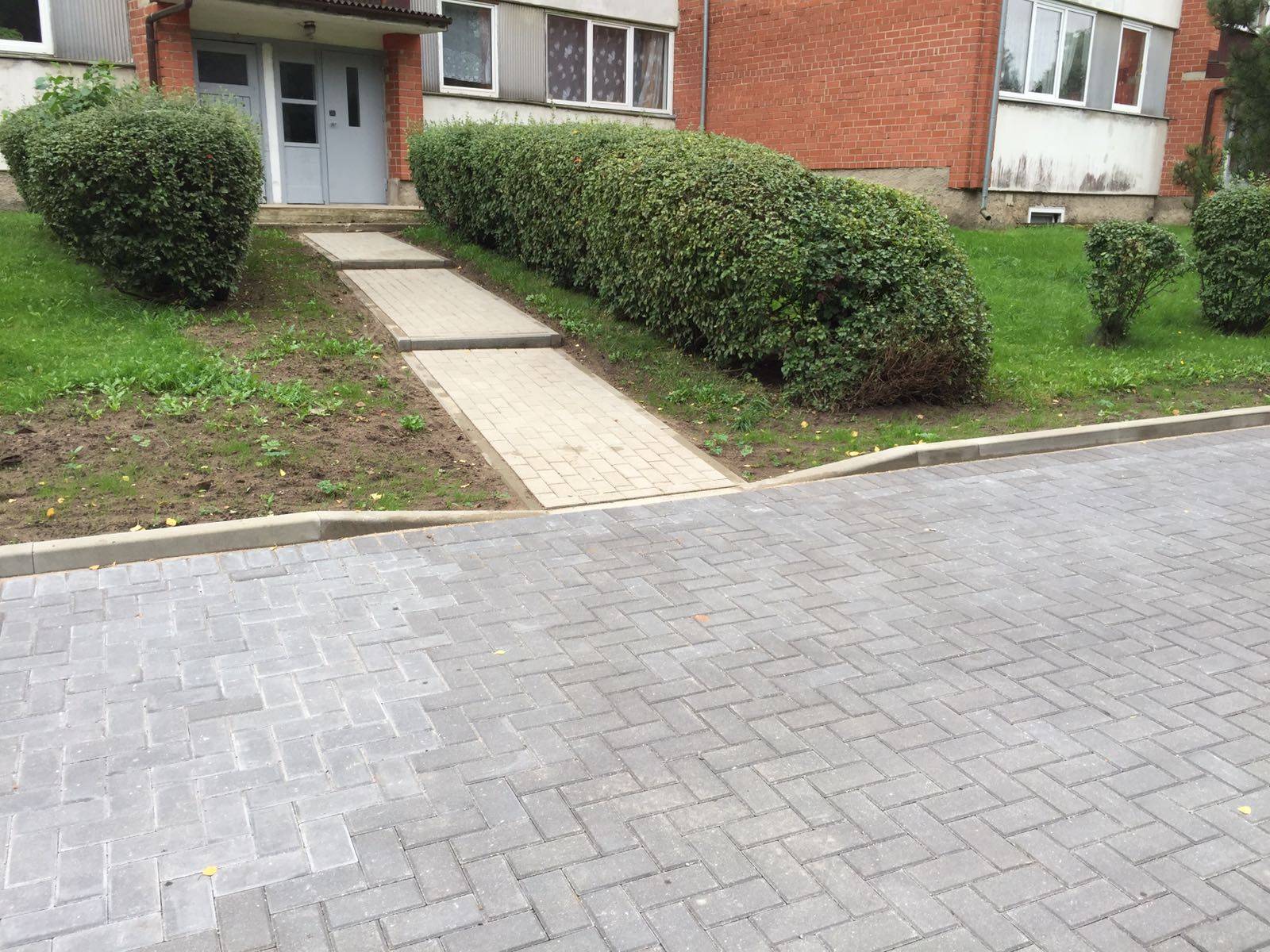 Gaismas iela 4, Kuldīga. Bruģēta iekšpagalma izbūve 400m2 — foto 2