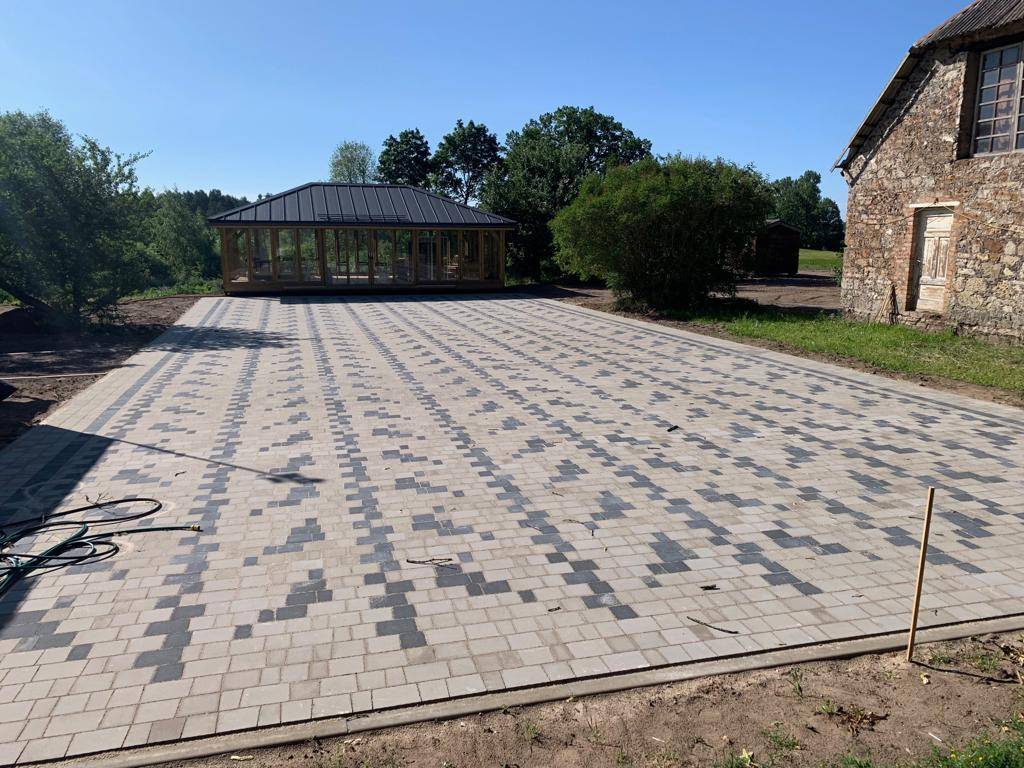 BRUĢĒTĀ LAUKUMA IZBŪVE (500M2) DOLES SALĀ. — foto 3