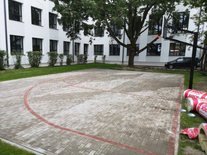 IELU BASKETBOLA LAUKUMS. RĪGAS TEHNISKĀ KOLEDŽA, LĒDMANES IELA 3, RĪGA — foto 3