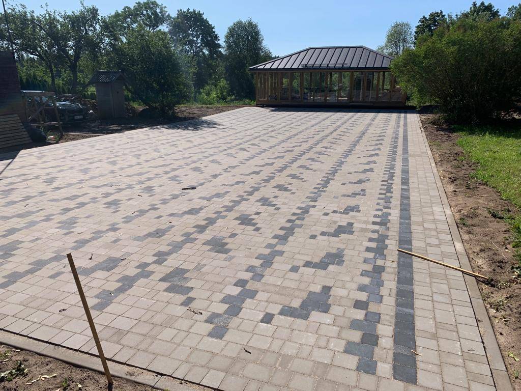BRUĢĒTĀ LAUKUMA IZBŪVE (500M2) DOLES SALĀ. — foto 4