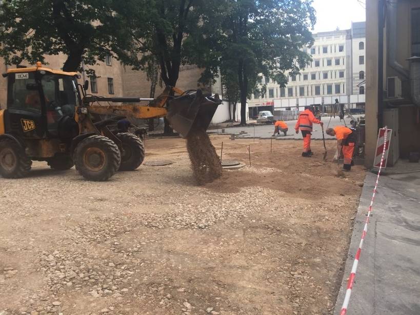 Bruģēta autostāvvieta 1600m2 Brīvības iela 35, Rīga. Pasūtītājs “Unipark”. — foto 8