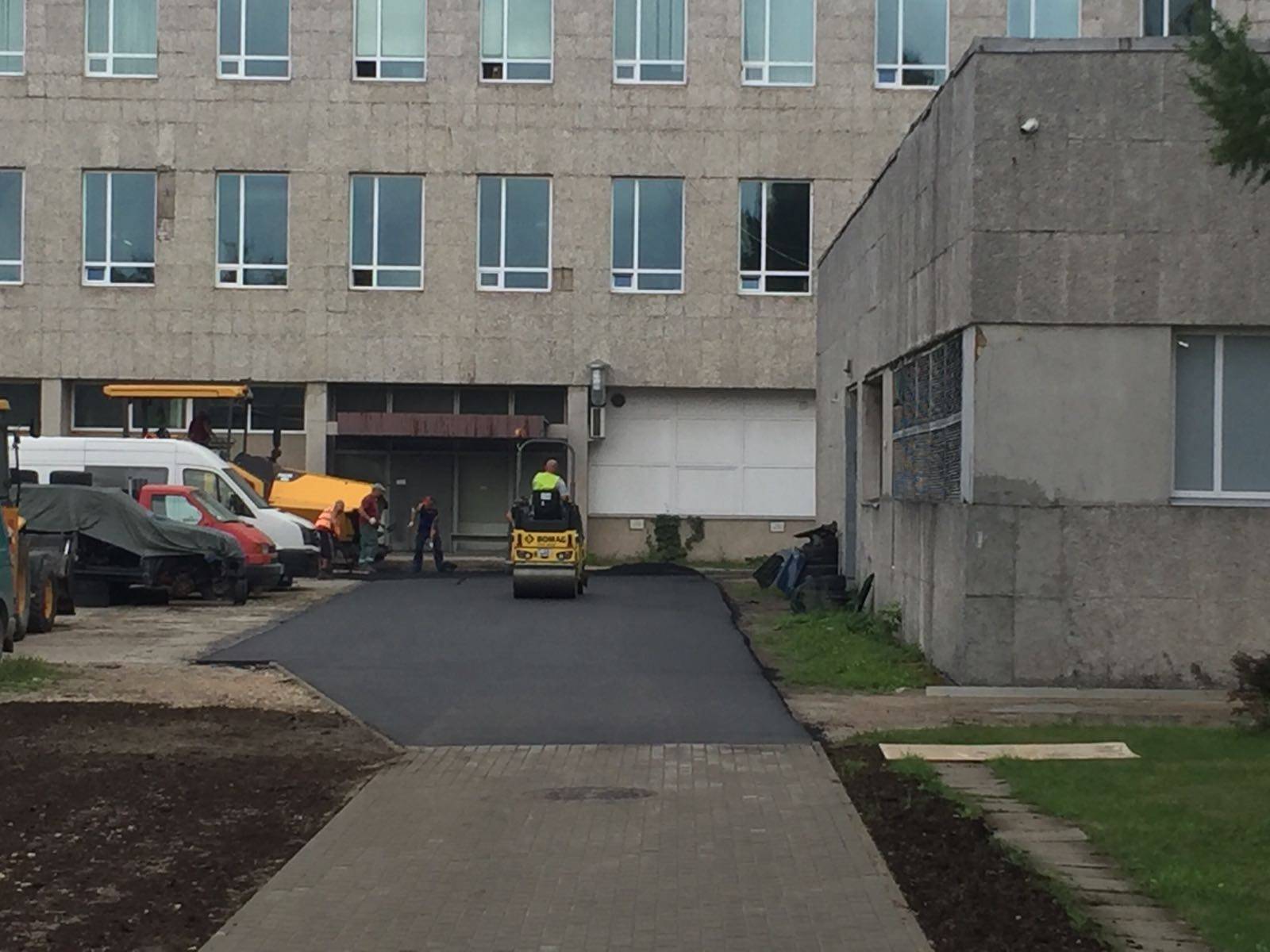 Institūta teritorijas Dzērbenes ielā 14, Rīgā asfaltēšanas darbi. 1500m2 — foto 9