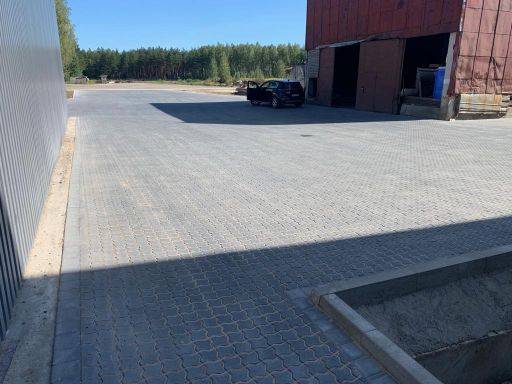 Bruģēta laukuma (1300 m2 ) un lietus ūdens kanalizācijas izbūve. Granīta iela 32, Rīga. — foto 11